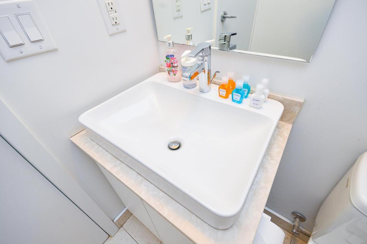 Downtown Toronto Condo Near Cn Tower, Mtcc, Rogers Center , Union Station Экстерьер фото