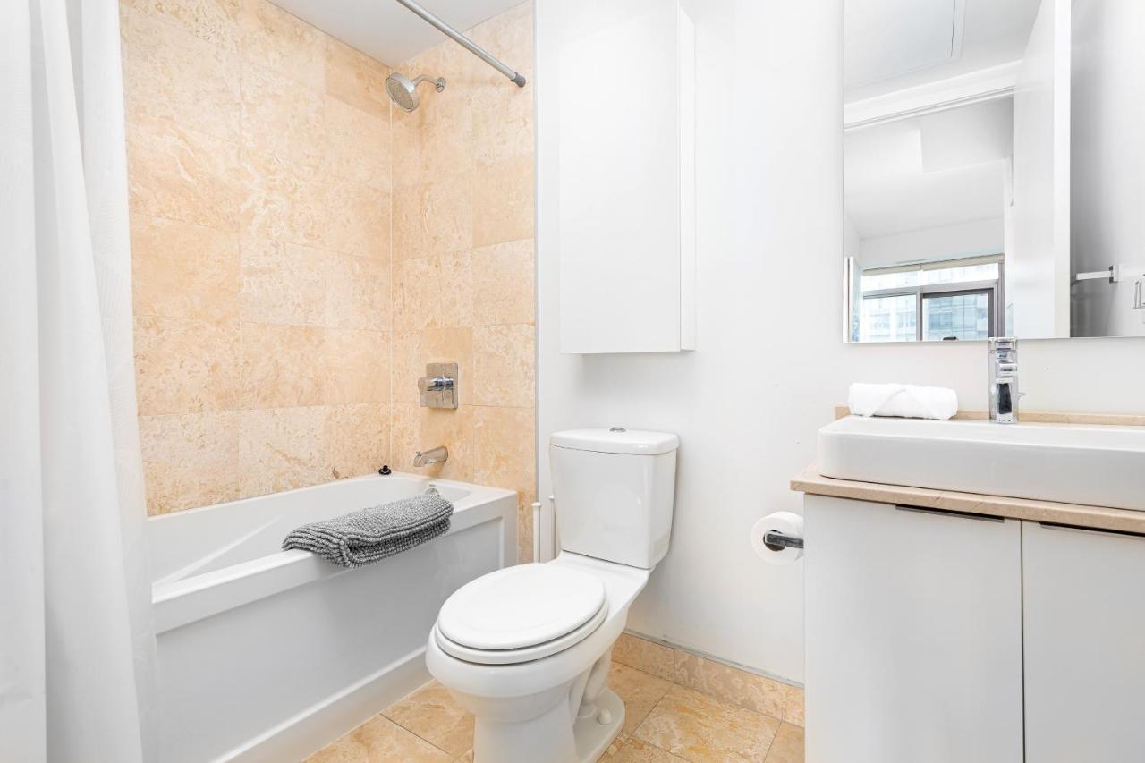 Downtown Toronto Condo Near Cn Tower, Mtcc, Rogers Center , Union Station Экстерьер фото