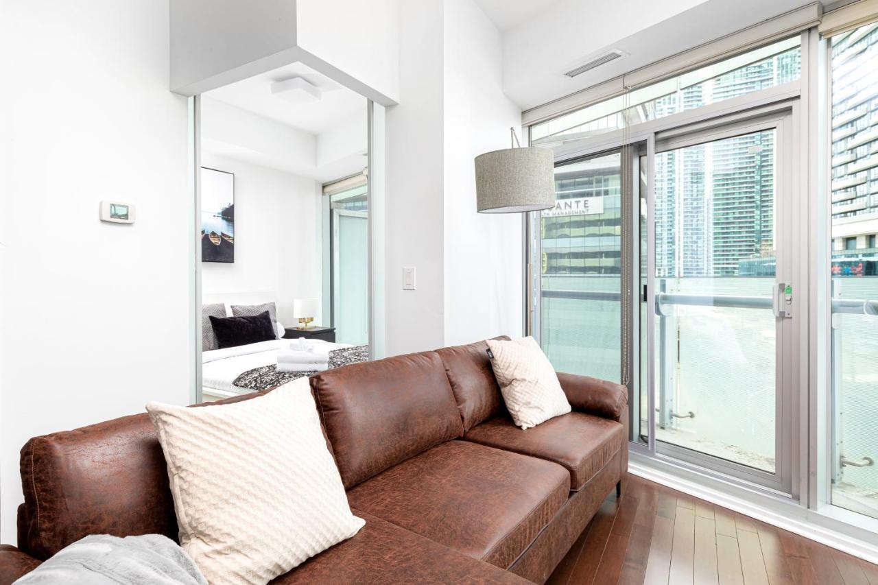 Downtown Toronto Condo Near Cn Tower, Mtcc, Rogers Center , Union Station Экстерьер фото